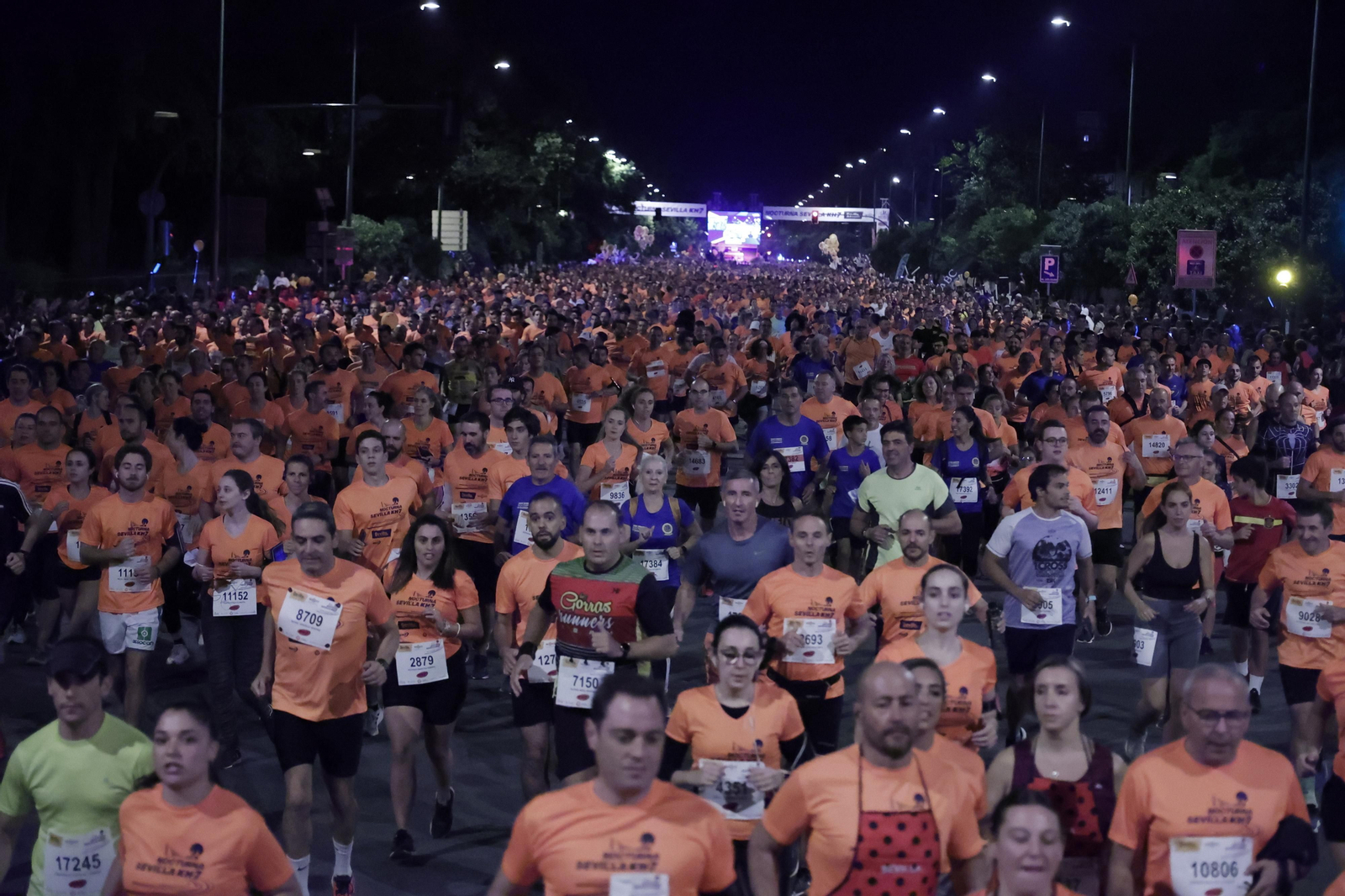 Búscate en la Carrera Nocturna de Sevilla (3)