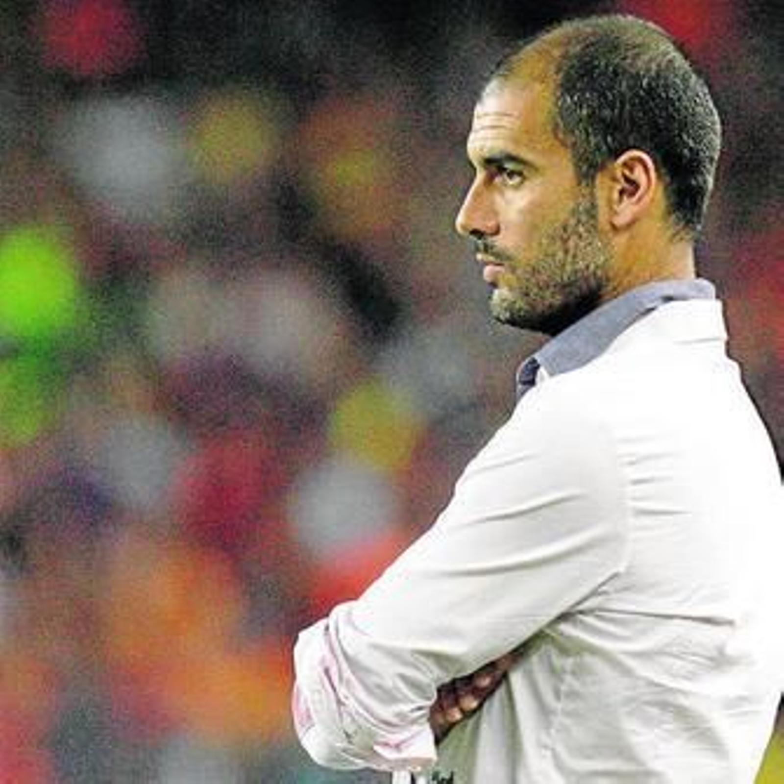 Pep Guardiola observa tranquilo uno de los partidos del Barça durante el Mundial de clubes.