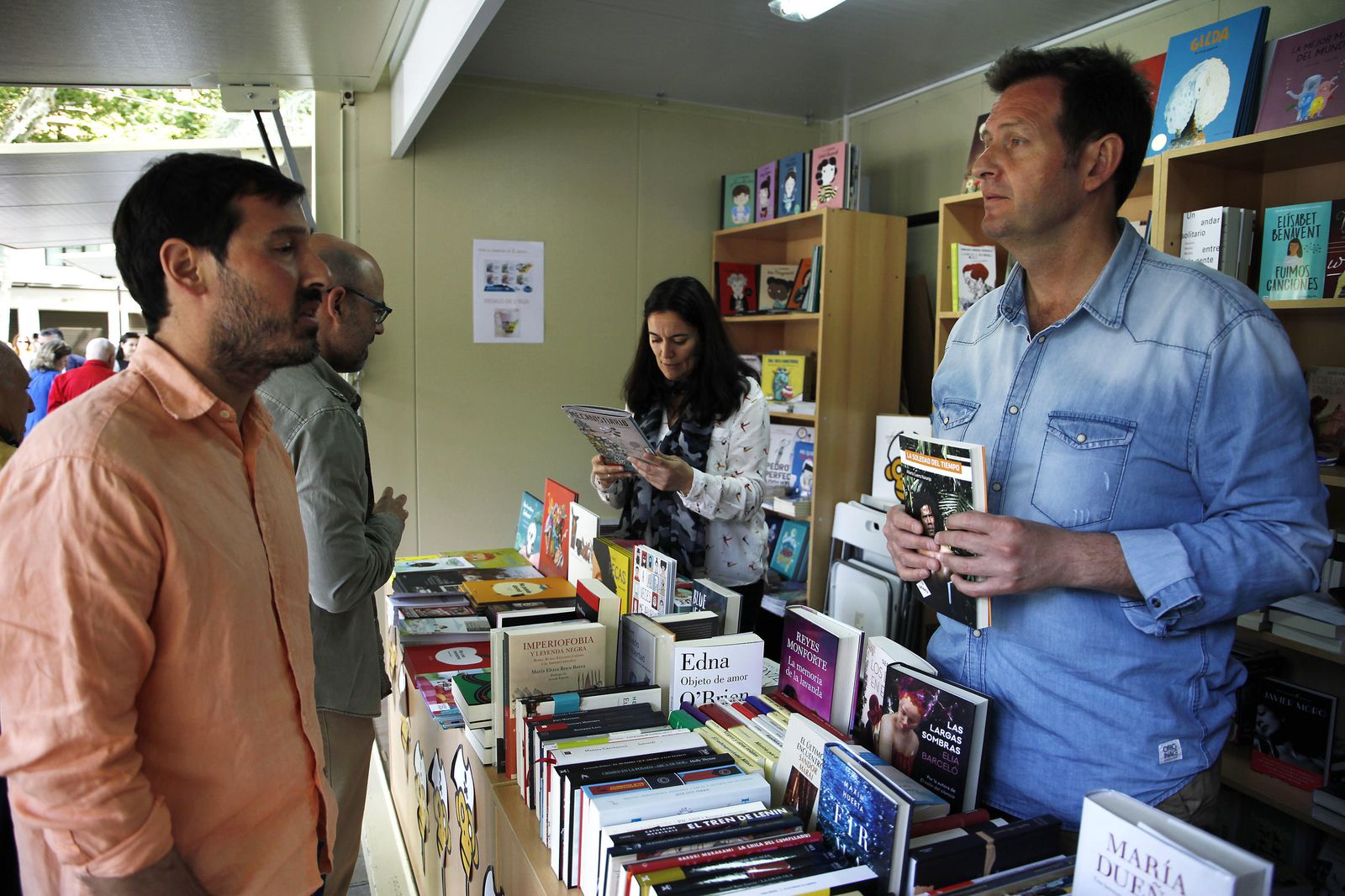 El 'stand' de la librería La Isla de Papel en la Feria del Libro.
