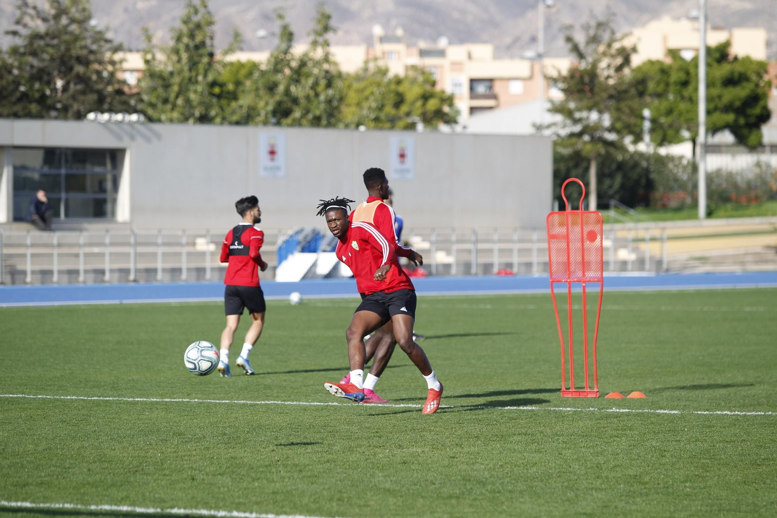 Fotogalería del entrenamiento de la UDA, 6-XII