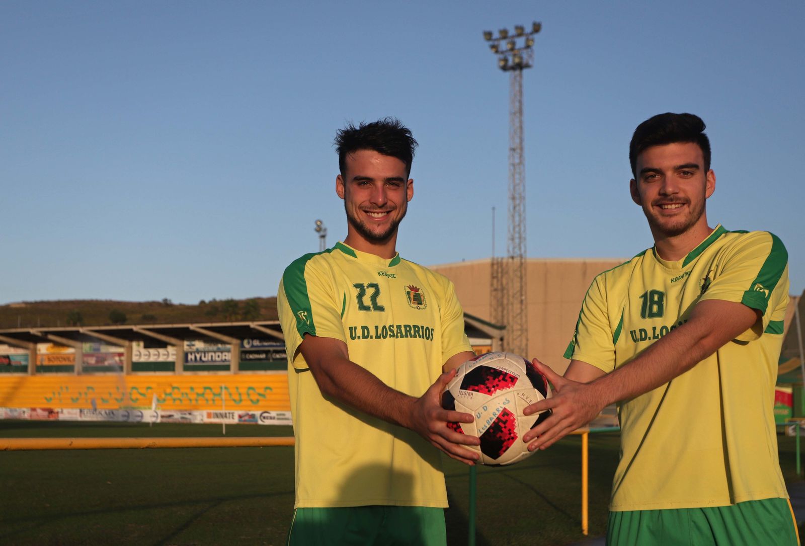 Los gualdiverdes Facu y Forján posan durante un entrenamiento