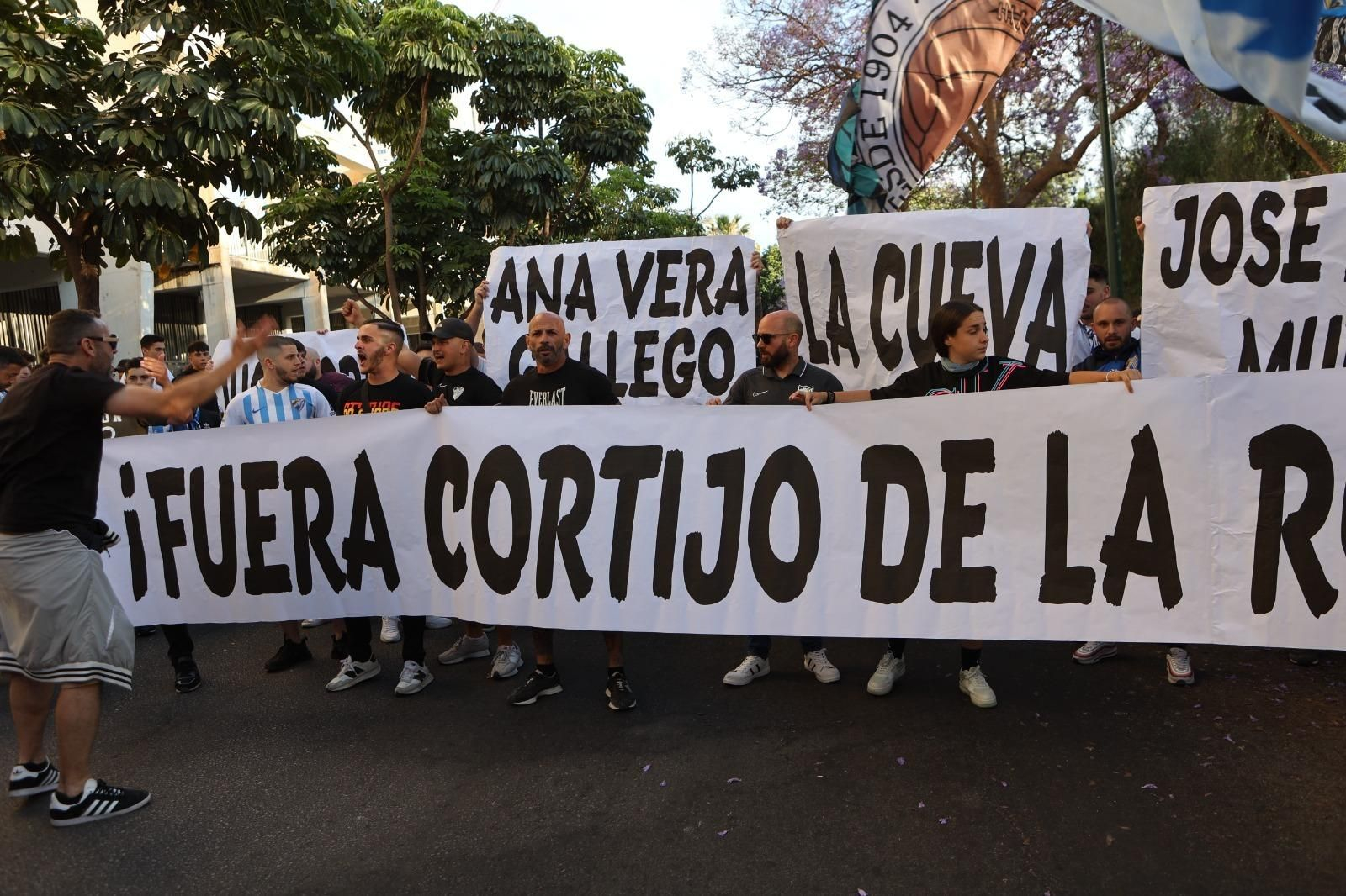 Las imágenes de las protestas de la afición del Málaga Las imágenes de las protestas de la afición del Málaga