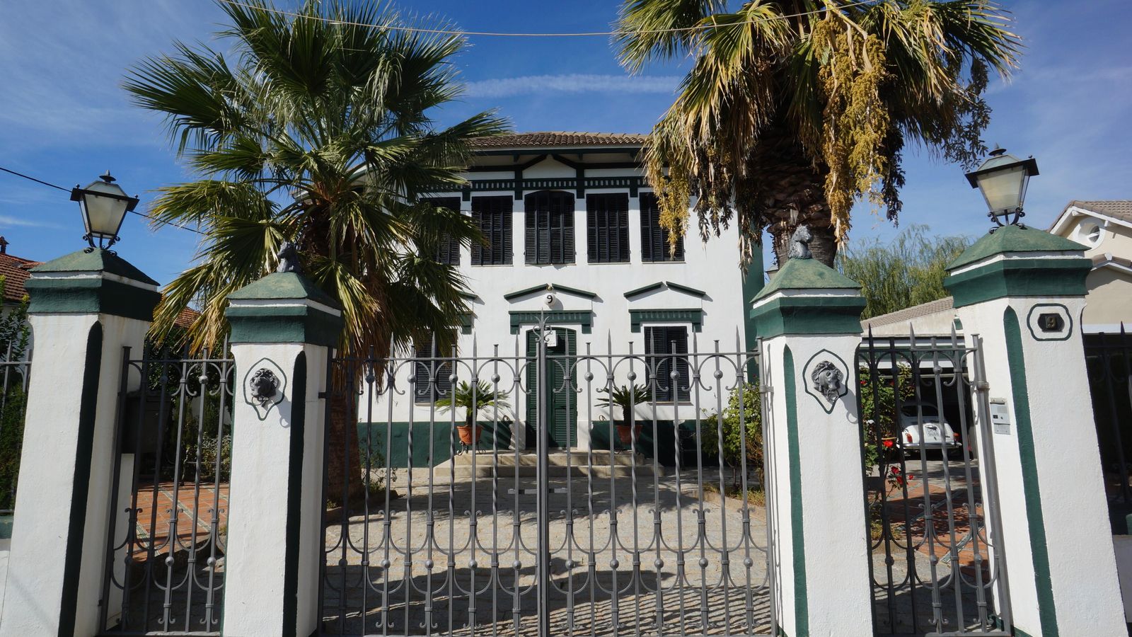 Vivienda del barrio francés de Peñarroya-Pueblonuevo, en la calle Reina Victoria. Vivienda del barrio francés de Peñarroya-Pueblonuevo, en la calle Reina Victoria.