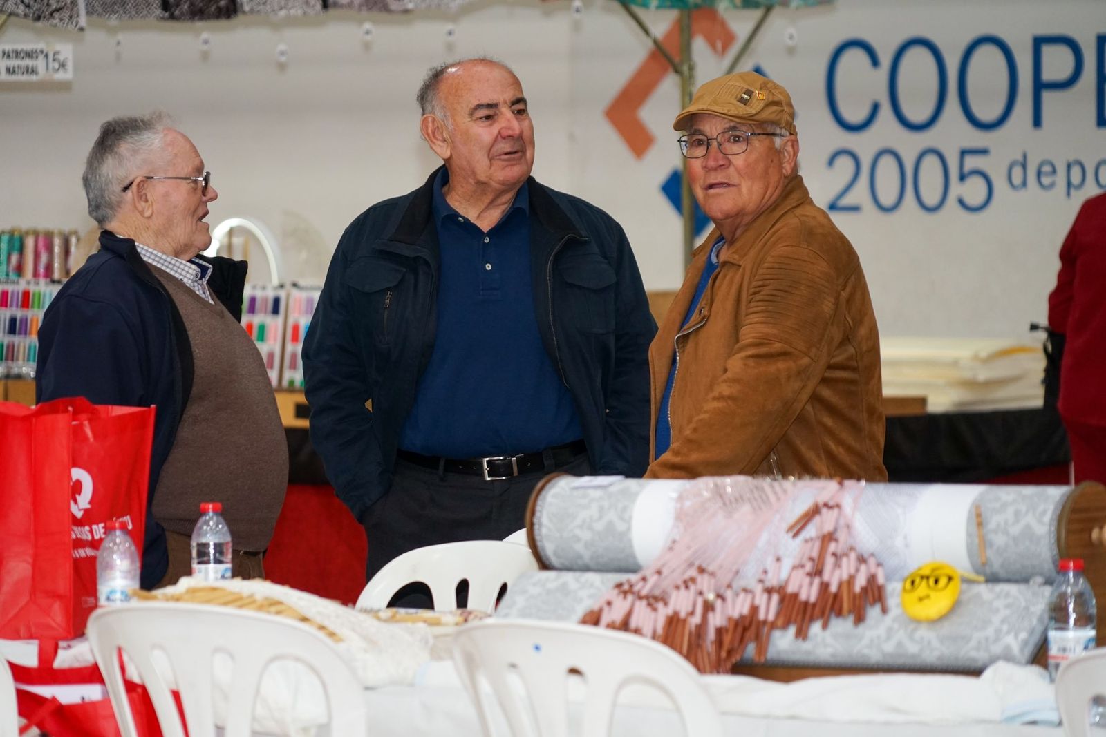 Encajeras de toda la provincia vuelven a convertir a Vícar en la capital de la artesanía y la tradición