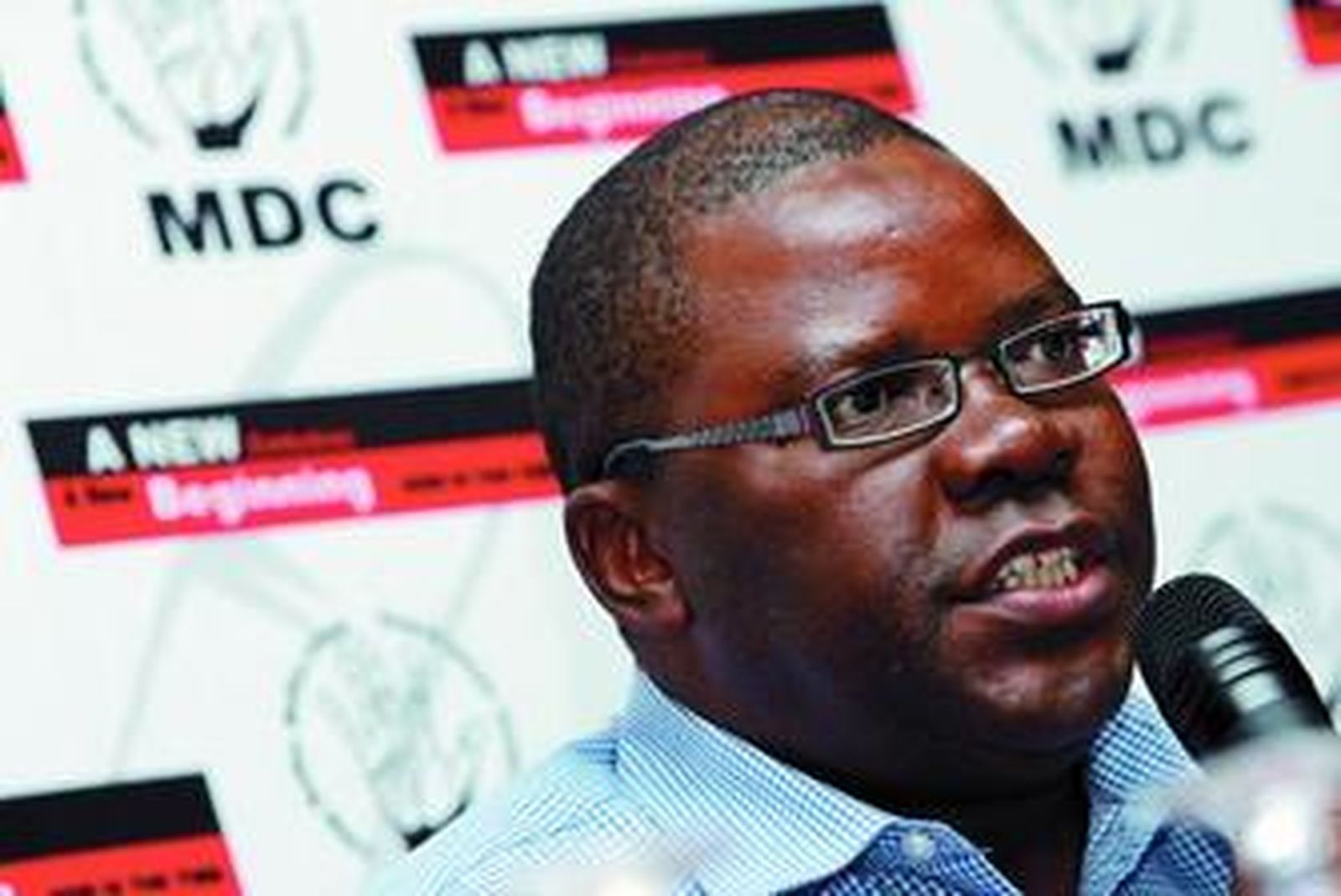 La oposición de Zimbabue arrebata la mayoría al partido del presidente Mugabe