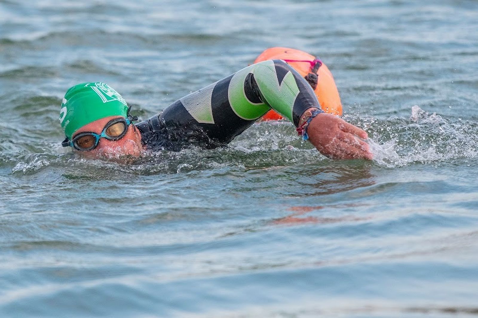 Triatlón a lo largo del Guadalquivir a beneficio de la Fundación Vicente Ferrer