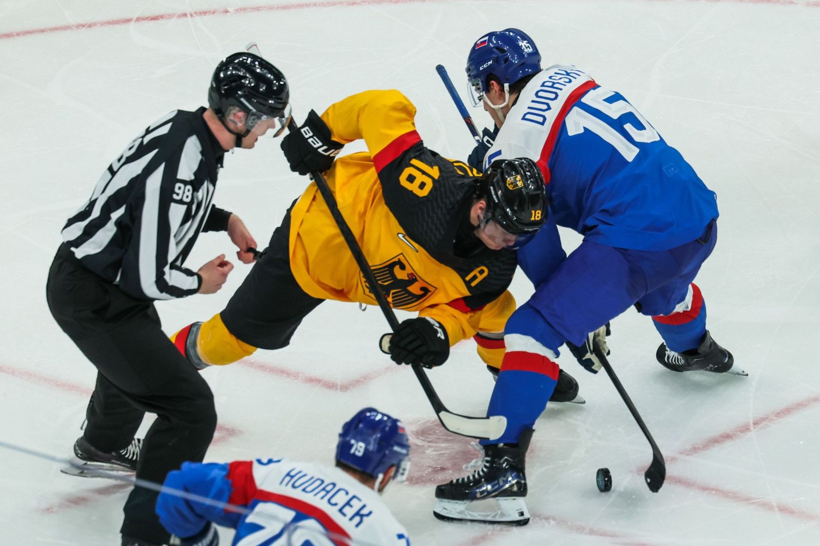 Las mejores fotos de los Juegos Olímpicos de invierno Milán Cortina d'Ampezzo 2026 | Jornada 13