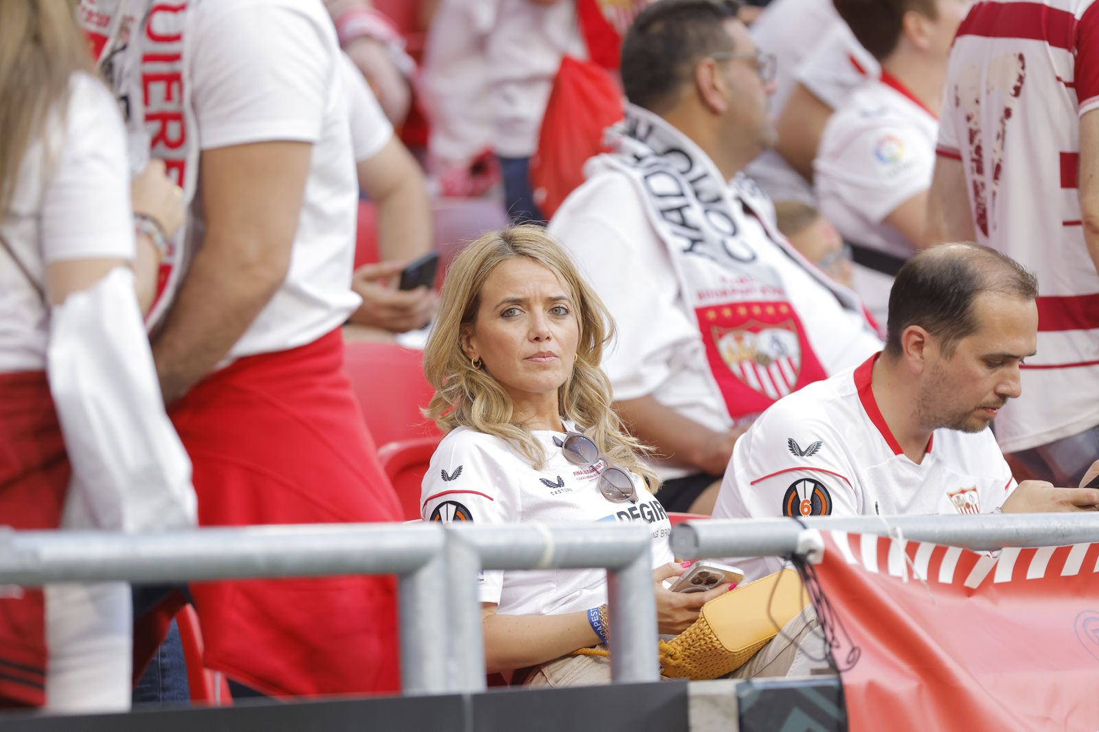 Búscate en las fotos del Sevilla-Roma