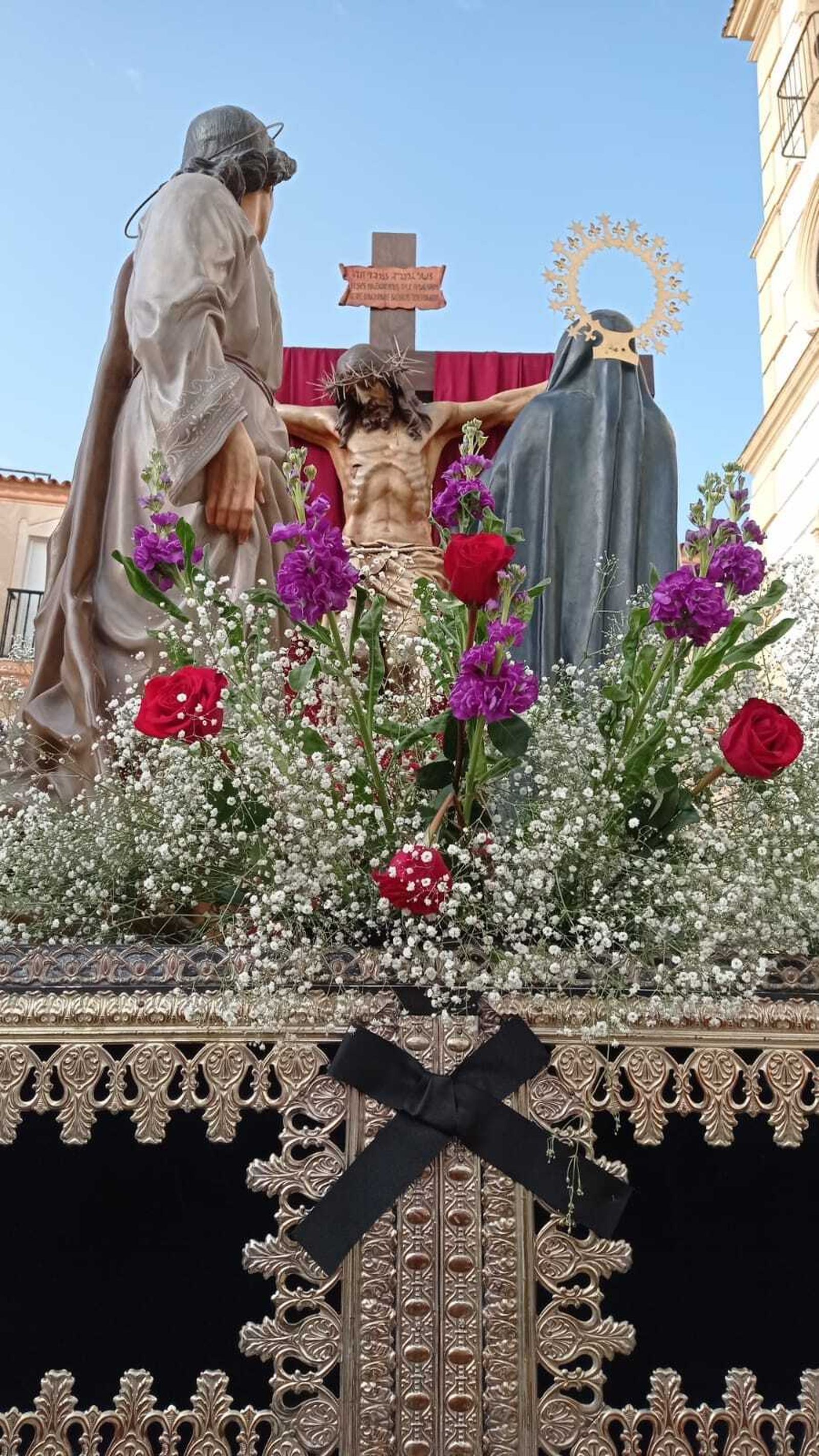Subida de Jesús, con el emblemático Paso "El Calvario".