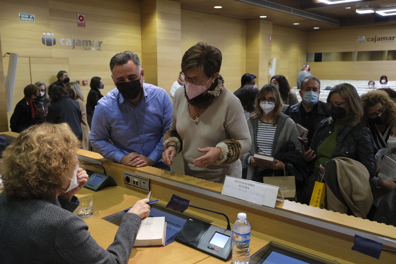 Fotogalería Diario de los Libros, con Julia Navarro. Almería