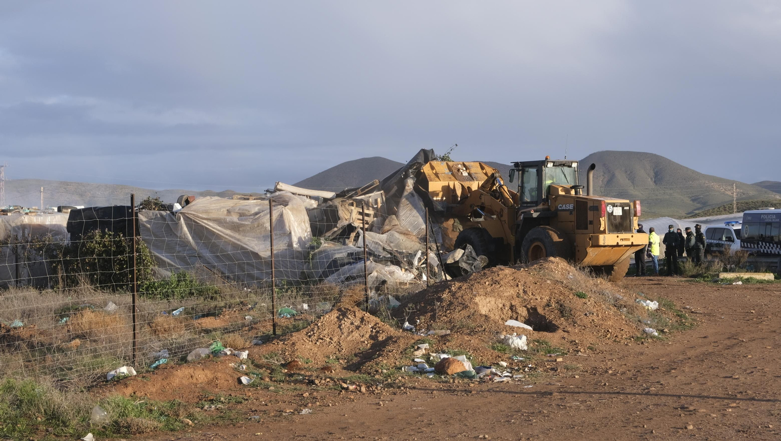 Imágenes del desalojo del asentamiento chabolista 'El Walili', en Níjar