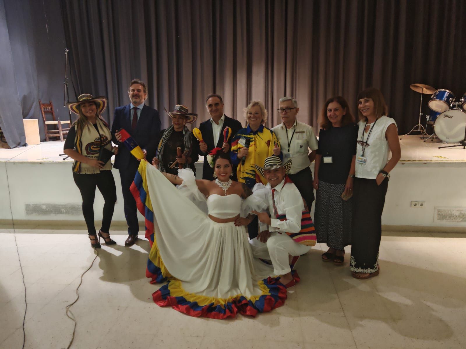 El salón de actos de 'El Acebuche' ha acogido esta auténtica fiesta latina.