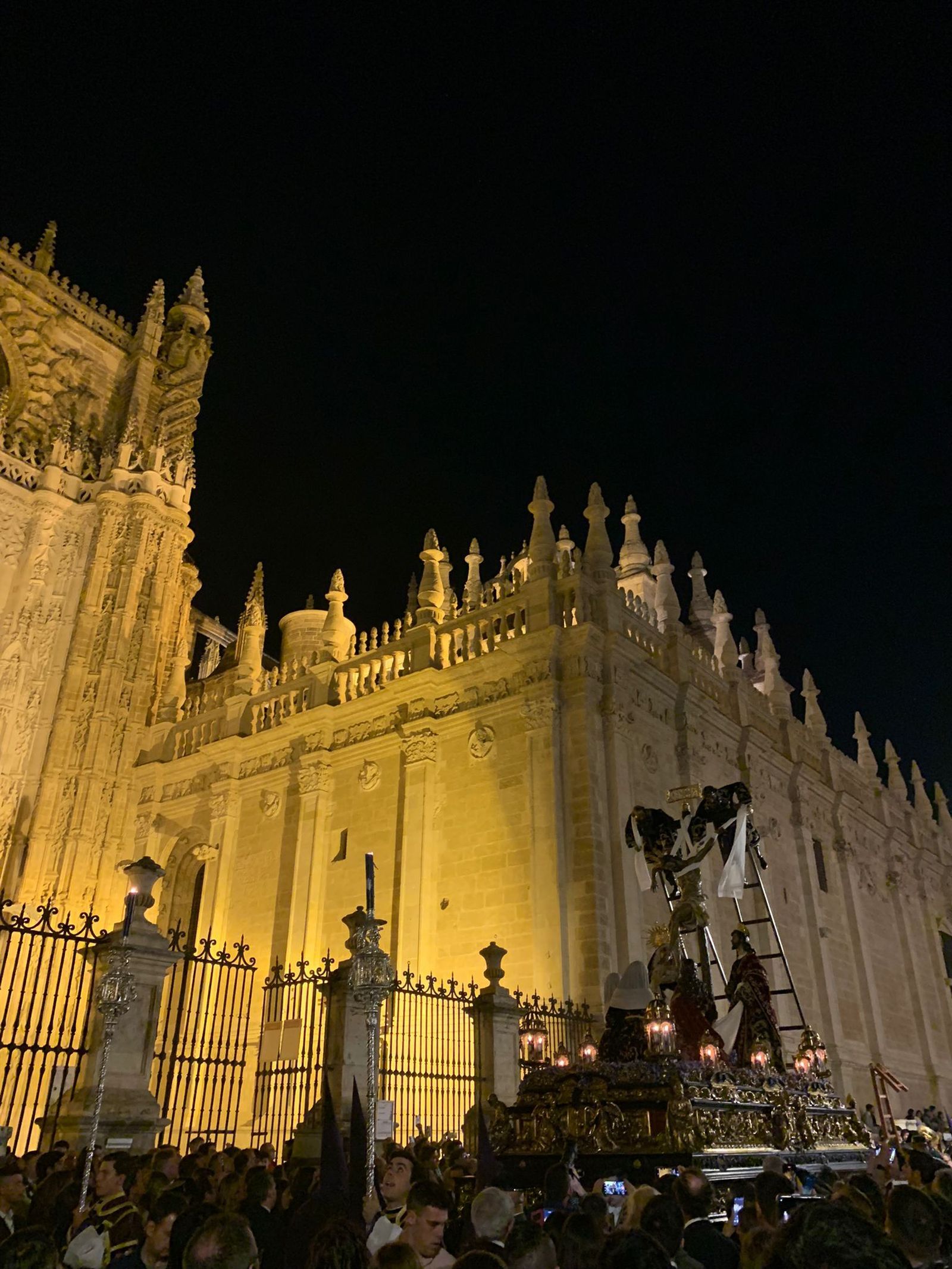 La Quinta Angustia por la Plaza del Triunfo