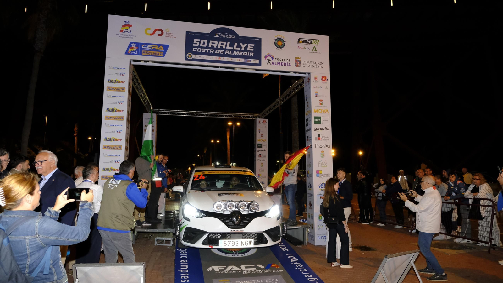 La salida de la 50 edición del Rallye Costa de Almería, en imágenes