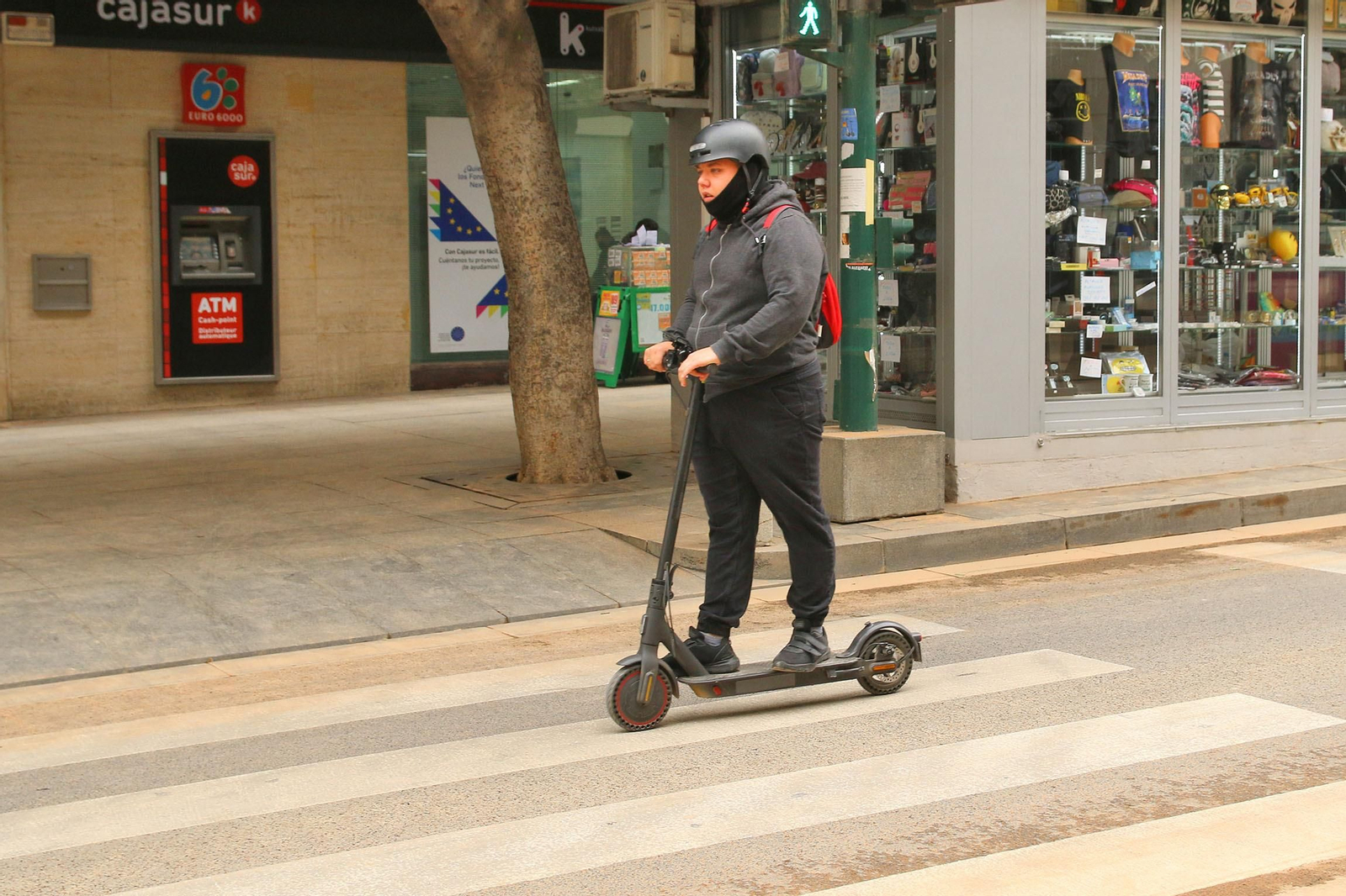 Adiós a los patinetes eléctricos  en los trenes de Renfe