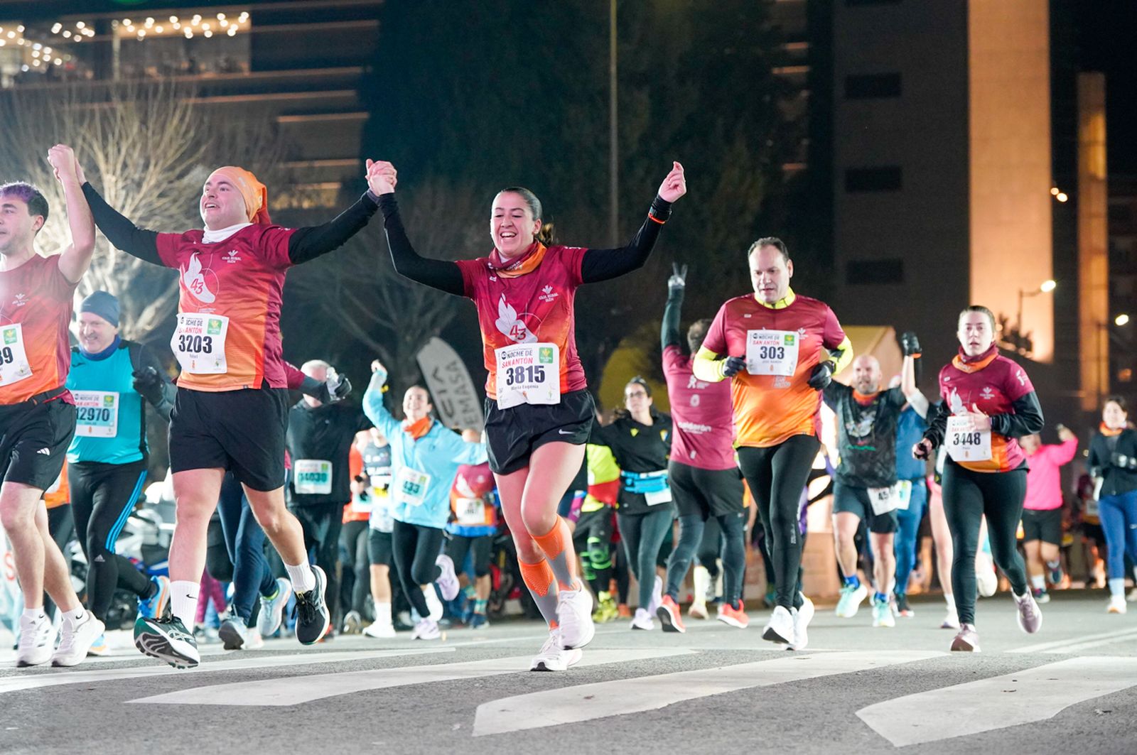 En imágenes: búscate en tu llegada a meta de la Carrera de San Antón 2026 (20)