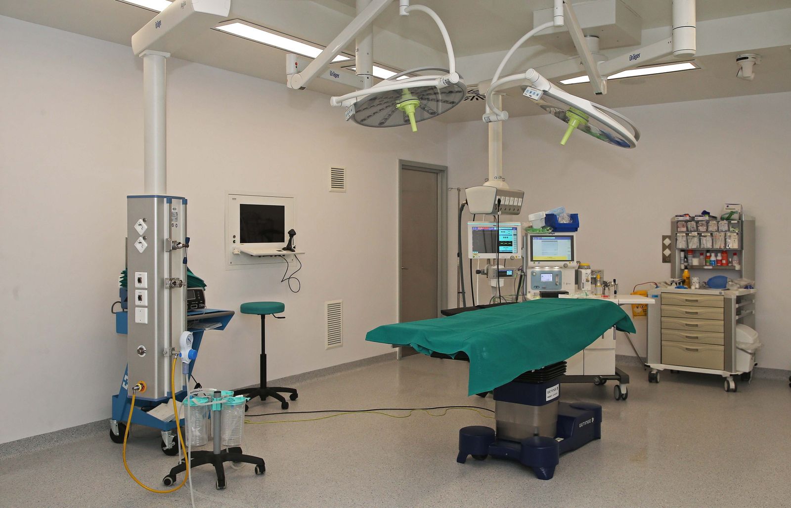 Fotos de la conmemoración del 10º aniversario del Hospital Quirónsalud en Los Barrios