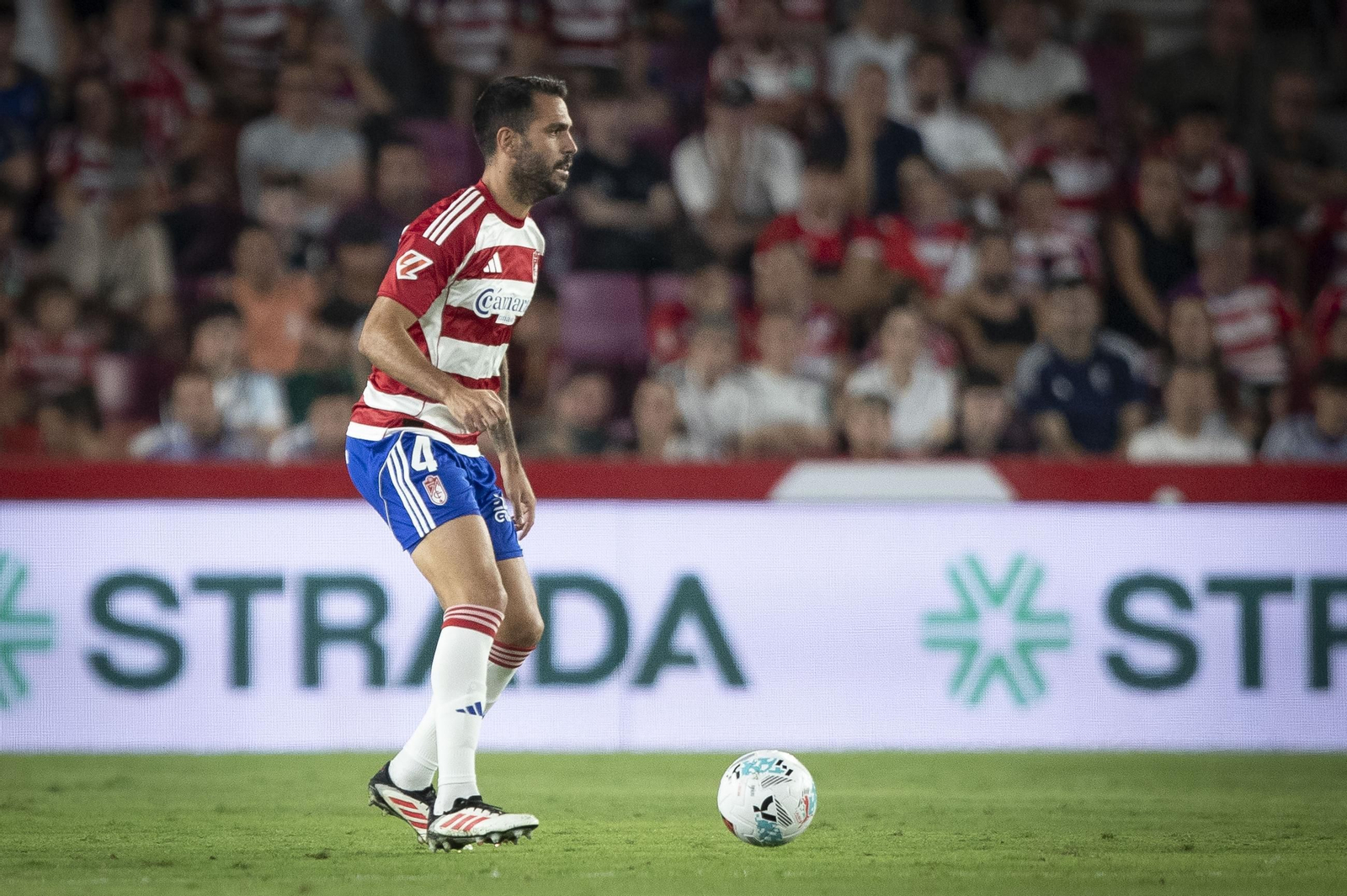 Insua disputó sus últimos minutos con el Granada CF ante el Deportivo de La Coruña.