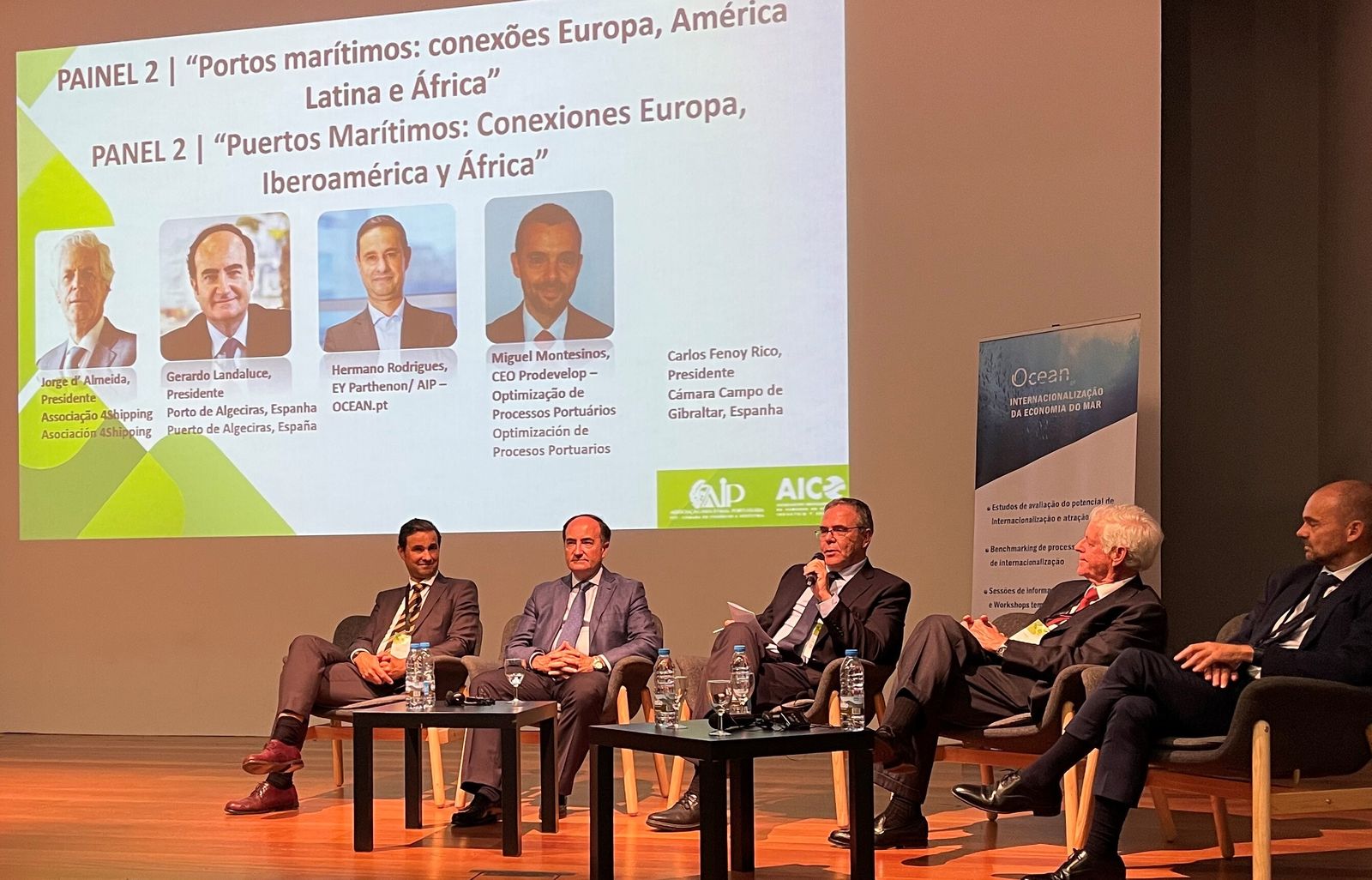 Participantes en el panel 'Puertos Marítimos, conexiones Europa, Iberoamérica y África'.