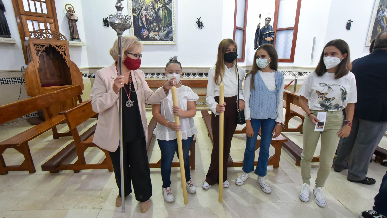 Las fotos de la Virgen de la Salud procesionando en la barriada de San Garcia