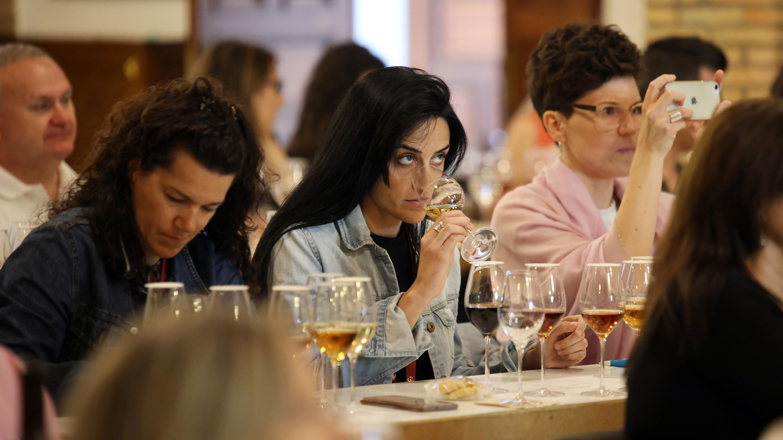 Cata taller de vinos de Jerez en el Consejo Regulador Cata taller de vinos de Jerez en el Consejo Regulador