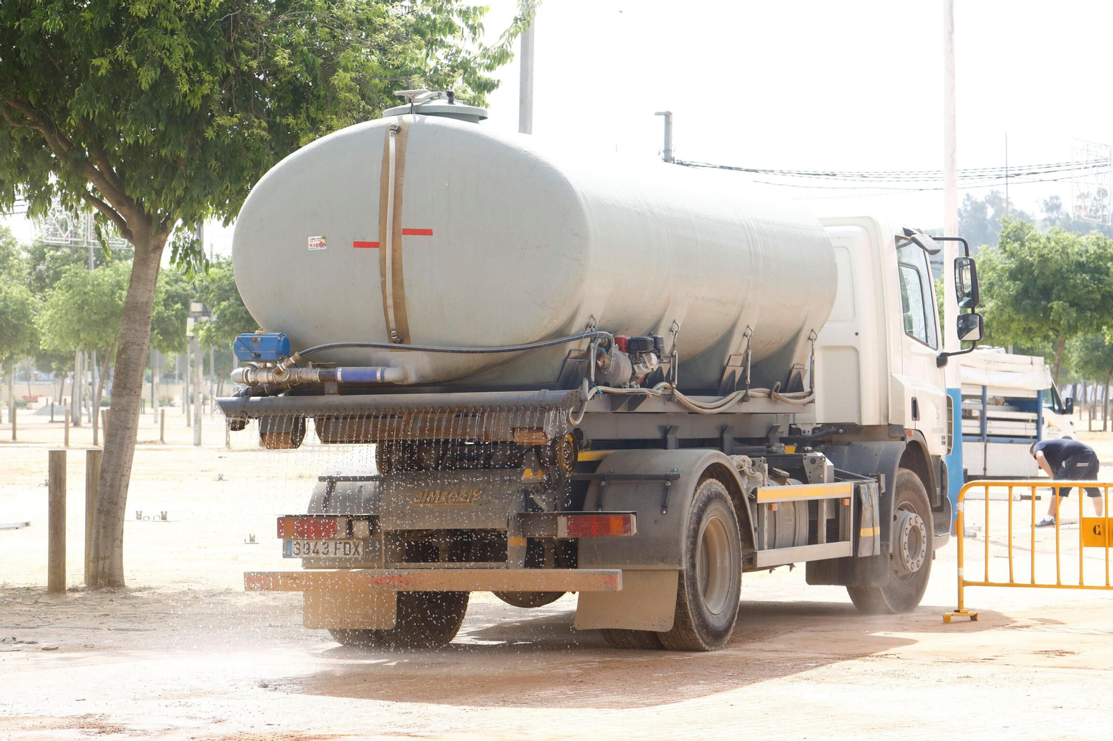 El inicio del montaje de la Feria de Córdoba en El Arenal, en imágenes