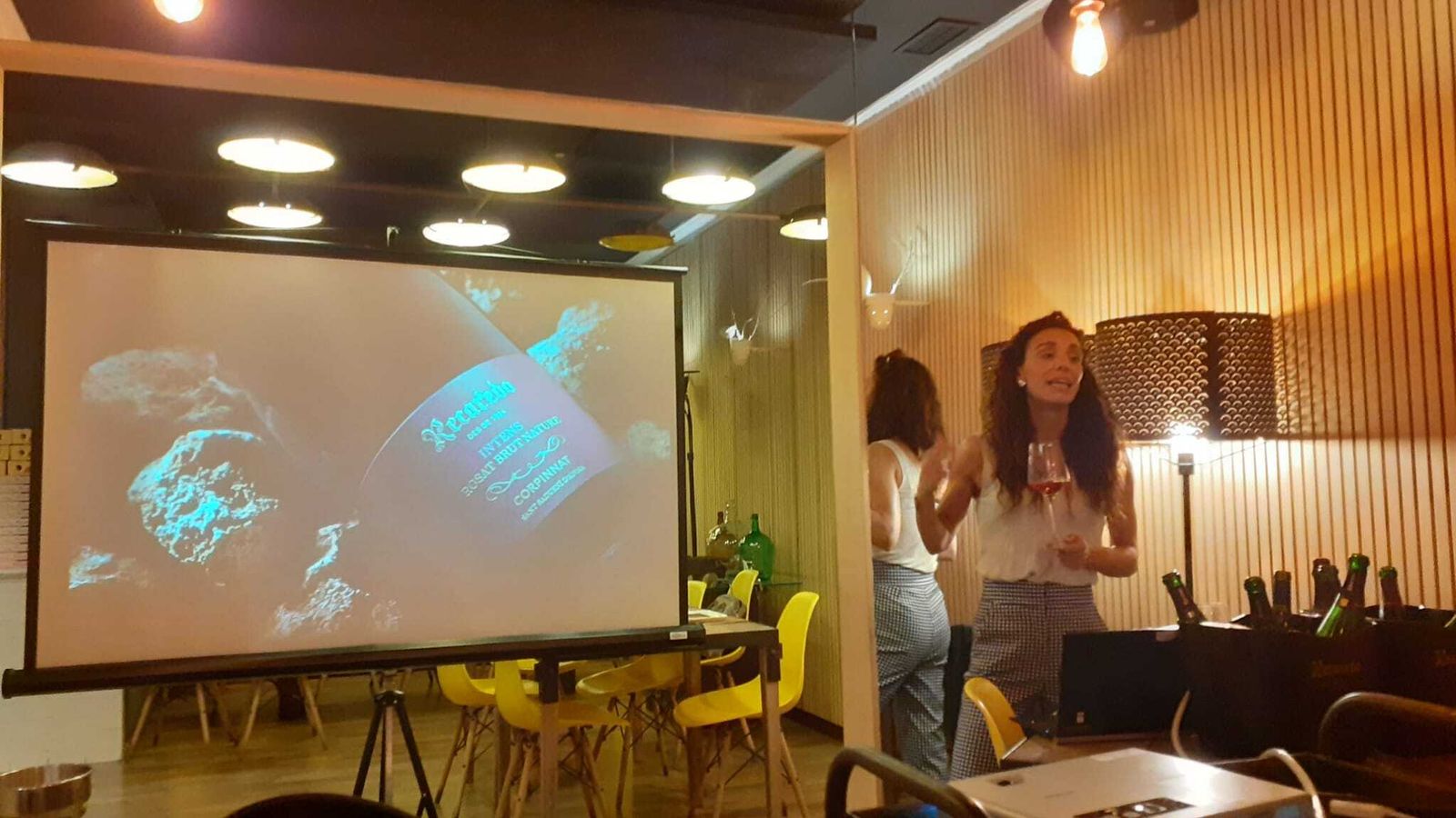 Macarena Muñoz, en la cata que organizó la Asociación de Sumilleres de Sevilla.