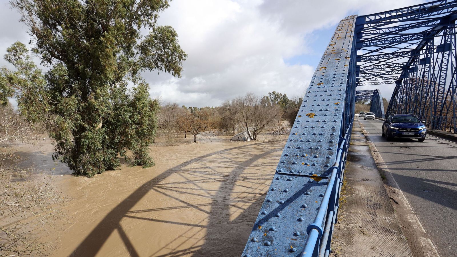 Así afronta la zona rural de Jerez la subida del río Guadalete