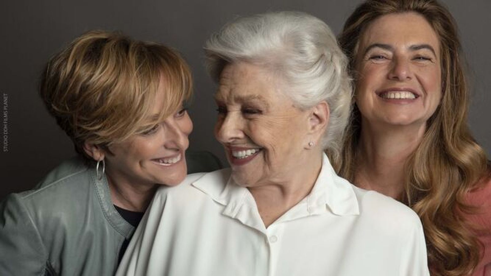 Lola Herrera junto a Ana Labordeta y Lola Baldrich.