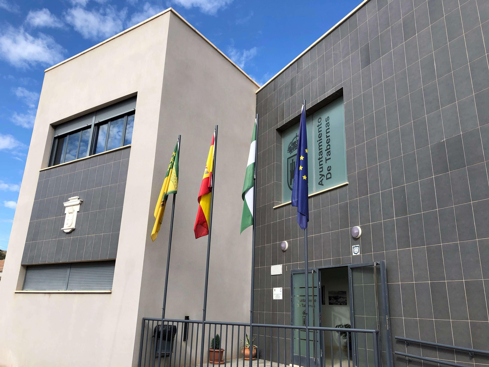Fachada del Ayuntamiento de Tabernas.