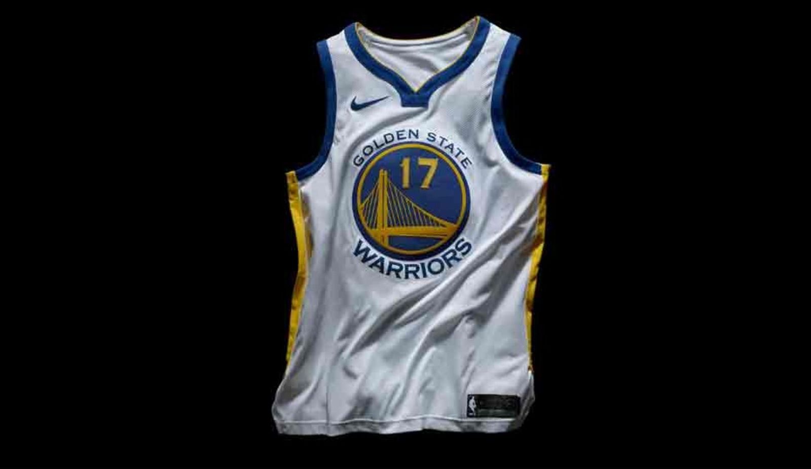 La camiseta de los Golden State Warriors.