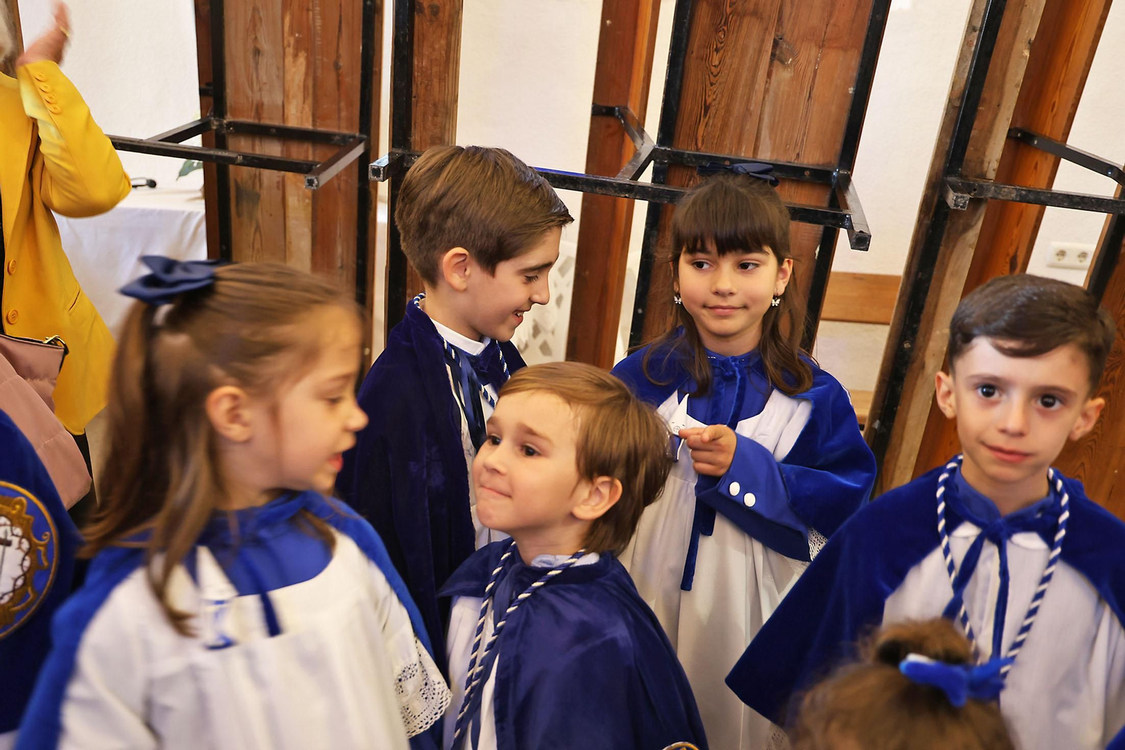 Imágenes de la VIrgen de Los Dolores por su barrio de las Colonias