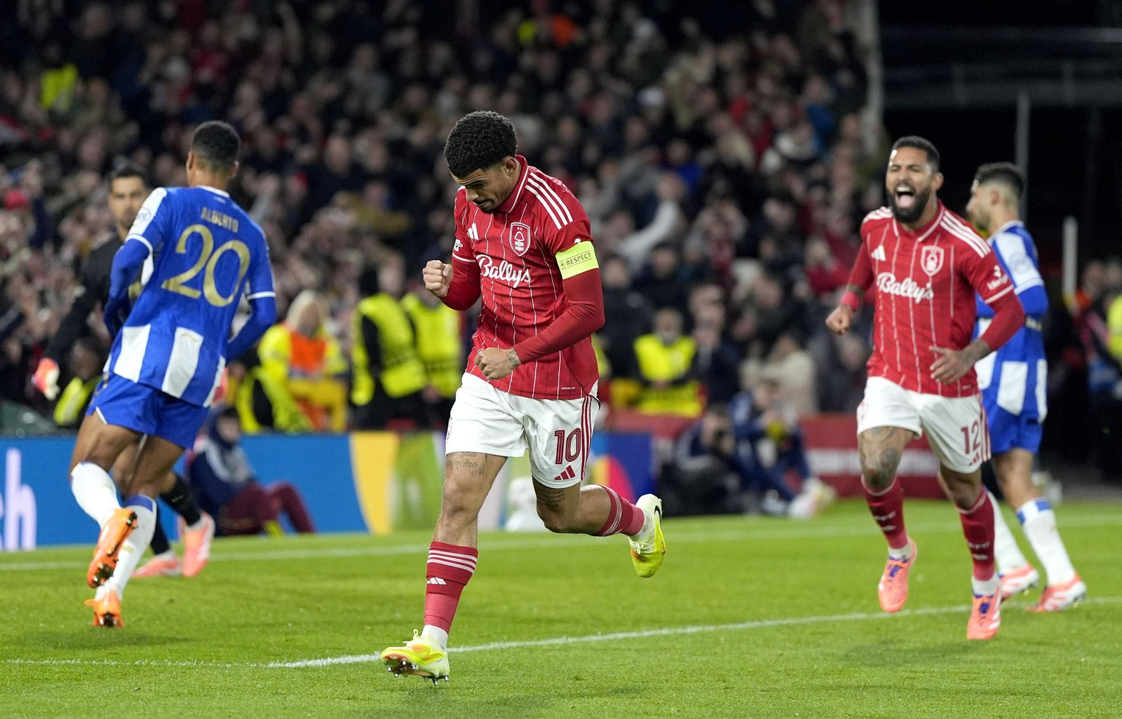 Nottingham Forest-Oporto (9).jpg