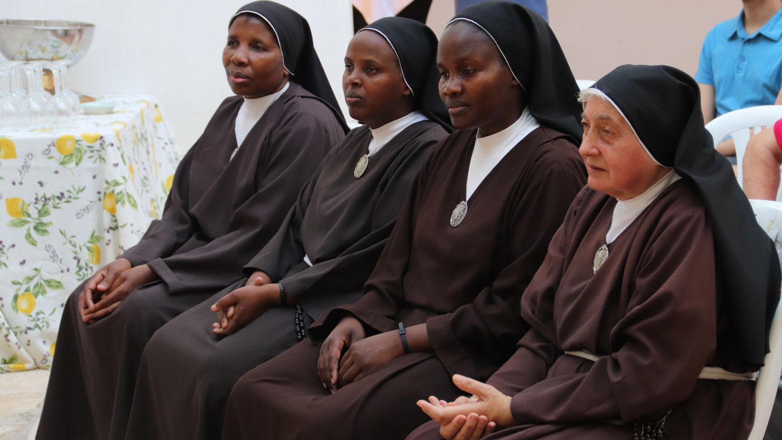 Sor María Jesús Blanco junto a más compañeras
