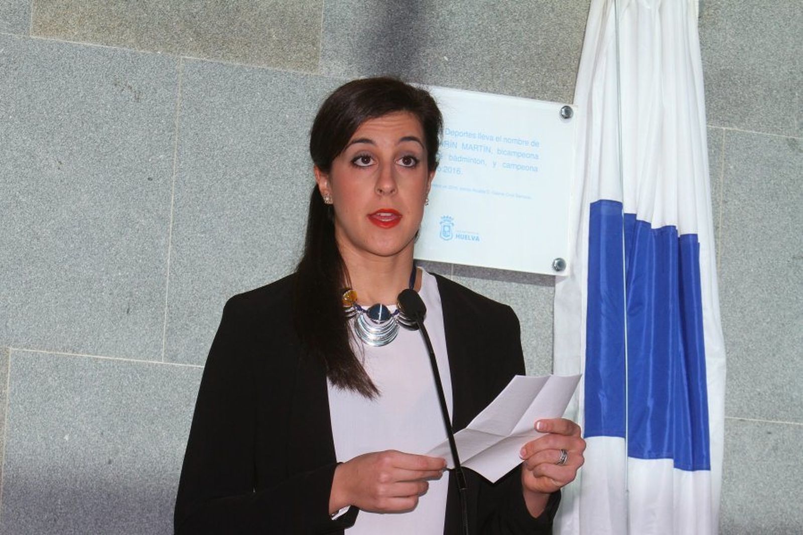 Inaugurado el nuevo nombre del Palacio de Deportes Carolina Marín