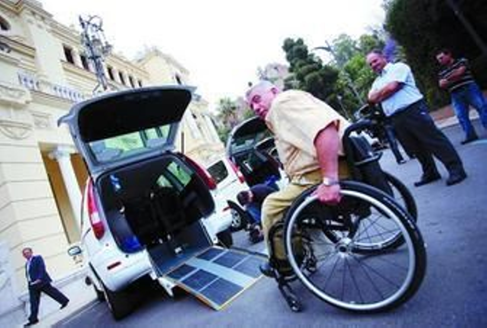 Joaquín Fernández, presidente de los colectivos afectados por la denuncia de los empleados despedidos.