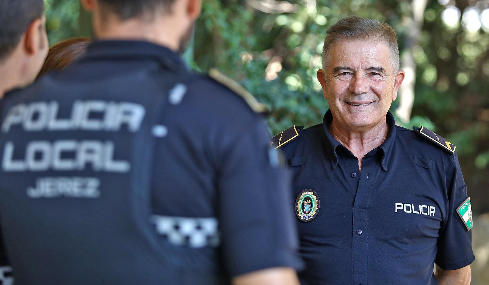 A sus 60 años de edad y tras 36 de profesión, Manuel afronta un cargo de responsabilidad como es el de la jefatura local de policía