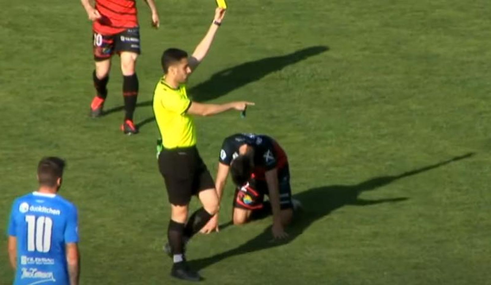 Cruz Navarro ya pitó un Xerez CD-Salerm Puente Genil en el curso 20-21.