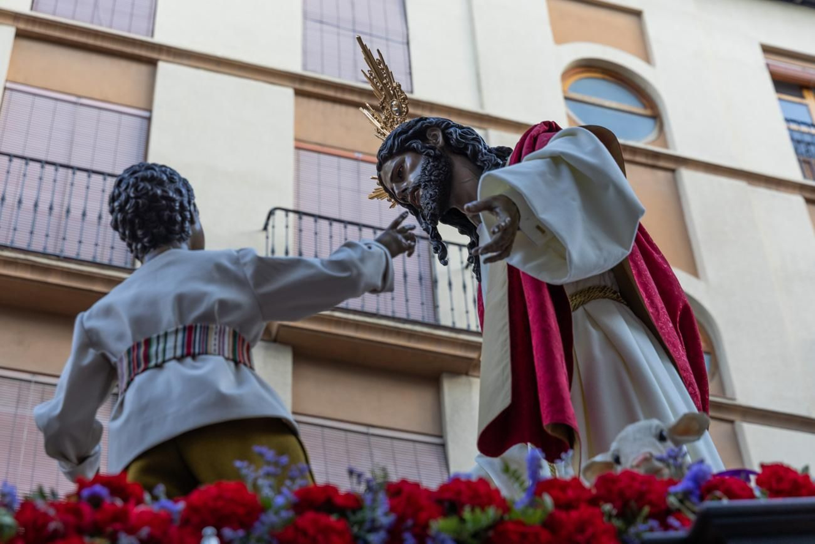 Procesiones infantiles y cruces del 2 de mayo