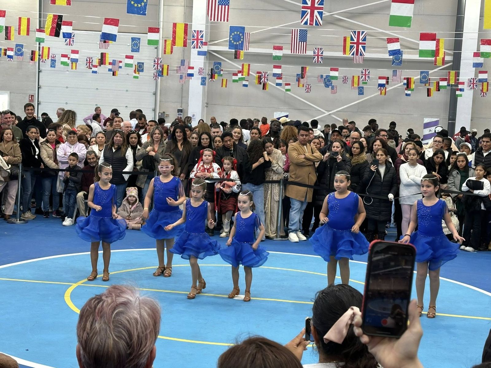 El Festival de Las Naciones muestra la diversidad de 18 países en Huércal Overa