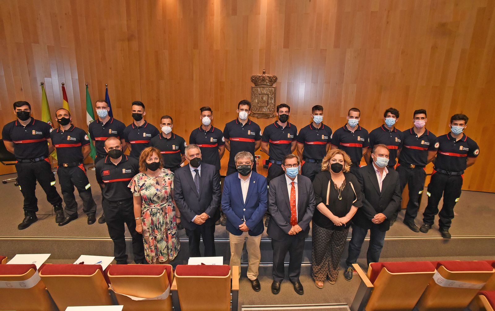 Foto de familia de la toma de posesión de los nuevos bomberos de la provincia de Granada.
