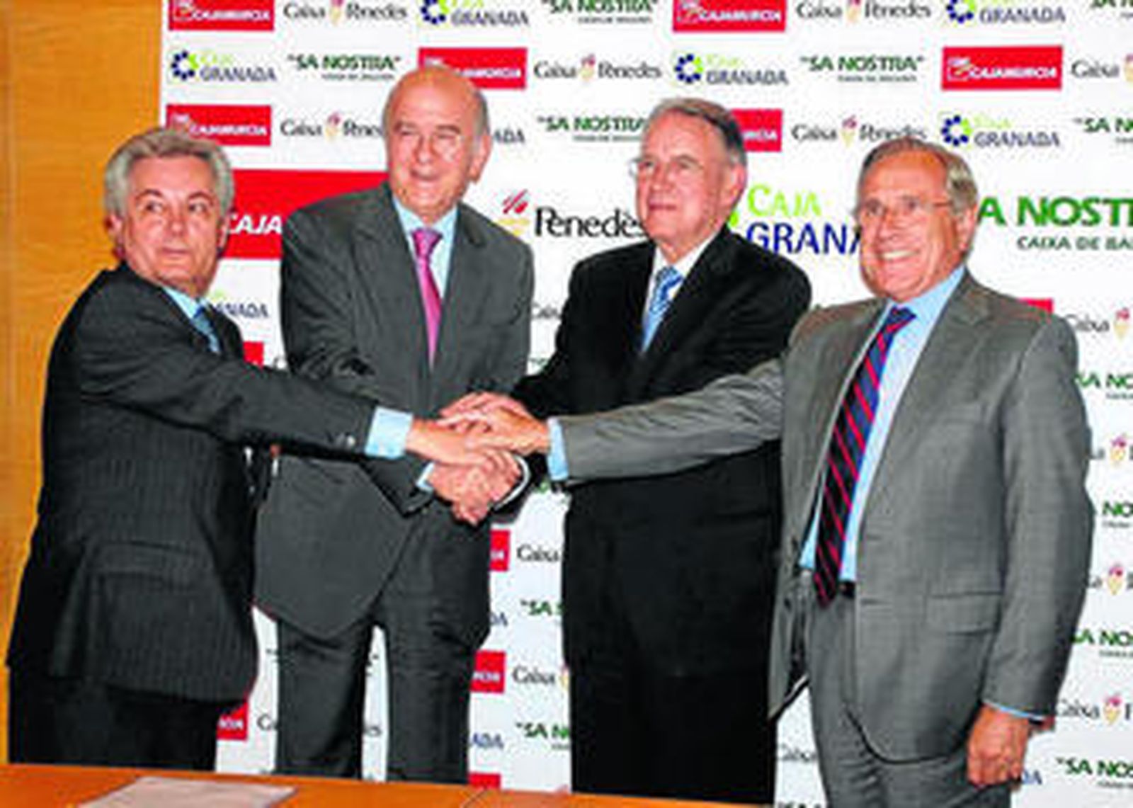 Acto de la firma en junio de 2010 del protocolo de fusión de Caja Granada, Caja Murcia, Caixa Penedés y Sa Nostra.
