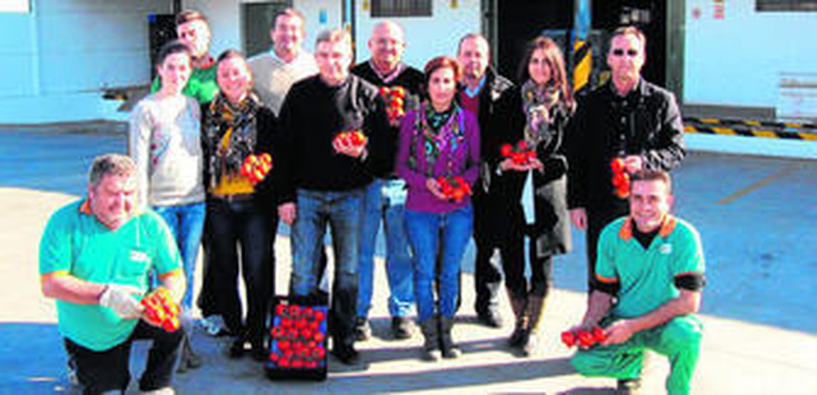 Sede de Agrupaejido Níjar con sus responsables y plantilla.