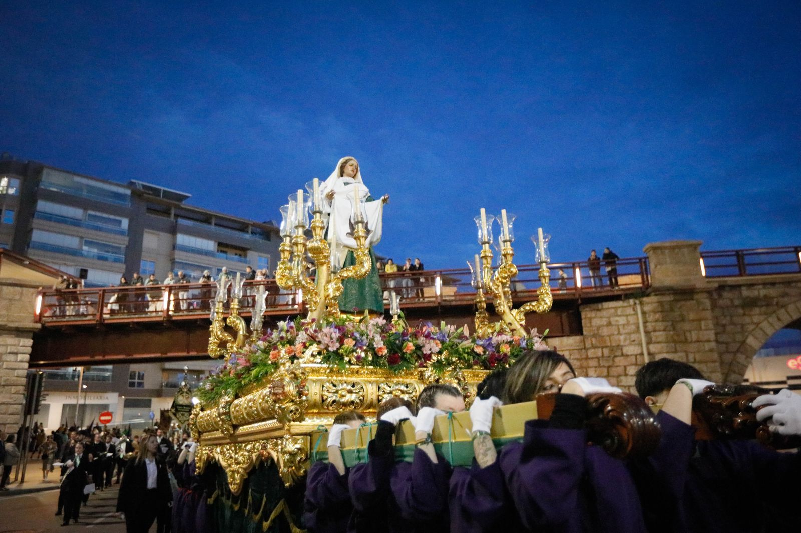 La procesión del Encuentro, en imágenes