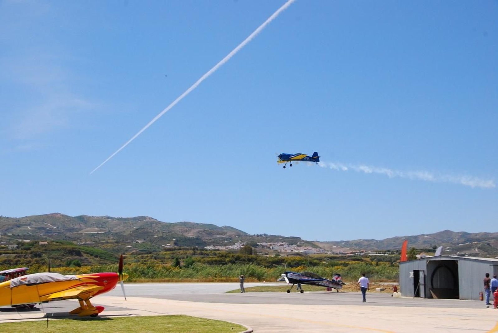 Imagen de archivo de una exhibición de vuelos acrobáticos en el aeródromo Leoni Benabú.