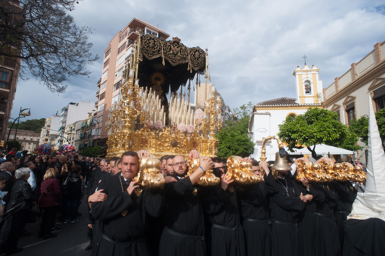 Las fotos del Amor del Viernes Santo en Málaga Las fotos del Amor del Viernes Santo en Málaga