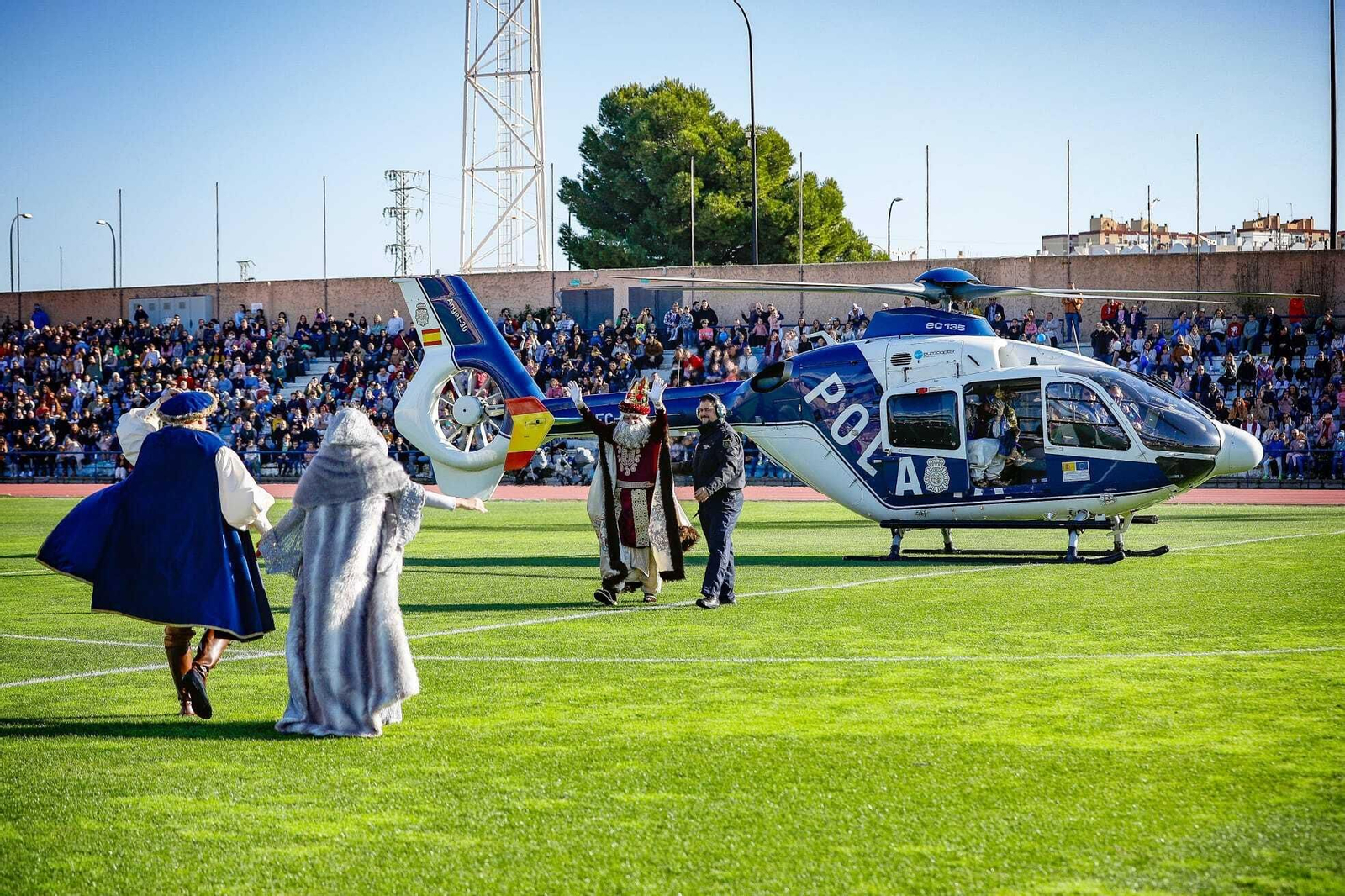 Las imágenes de la llegada en helicóptero de los Reyes Magos a San Fernando