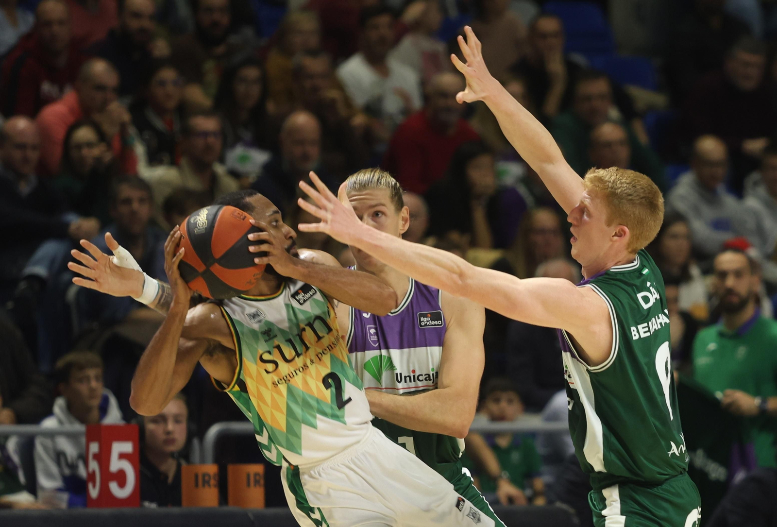 El Unicaja - Bilbao Basket, en fotos