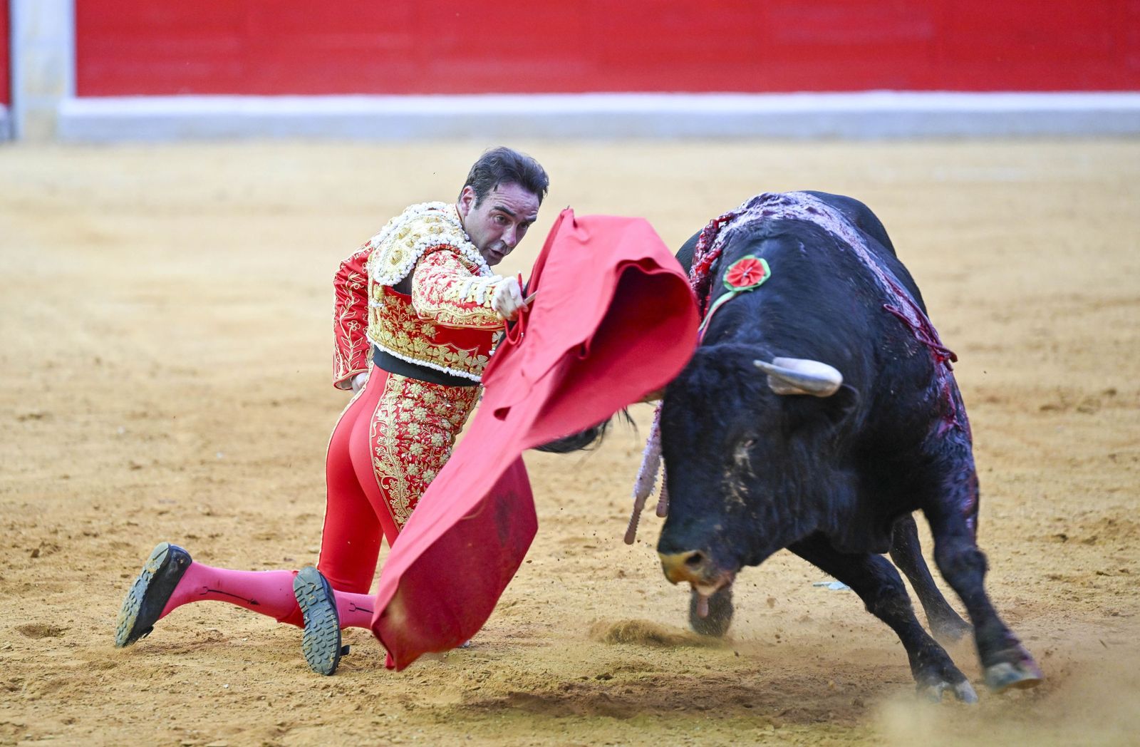 El Fandi y Ponce triunfan en la primera corrida del Corpus