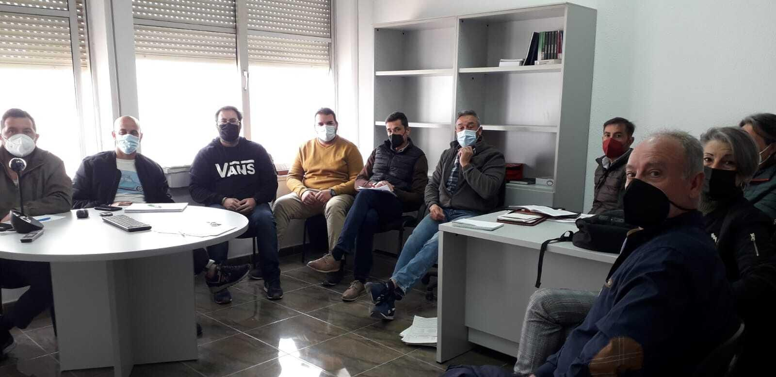 El comité de empresa de FCC,  durante la reunión telemática con  la empresa en la sede de CCOO.